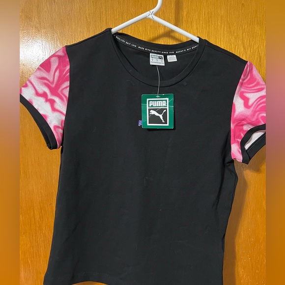 NWT PUMA FITTED SHORT SLEEVE MARBLE TEE BLACK & PINK - Picture 1 of 5